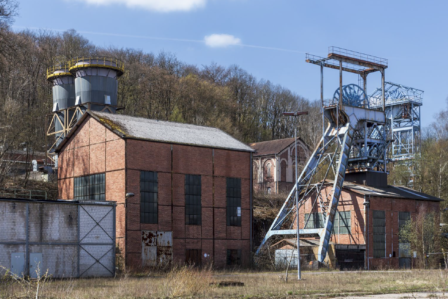 Das Ensemble der ehemaligen Grube Itzenplitz im Ortsteil Heiligenwald der Gemeinde Schiffweiler