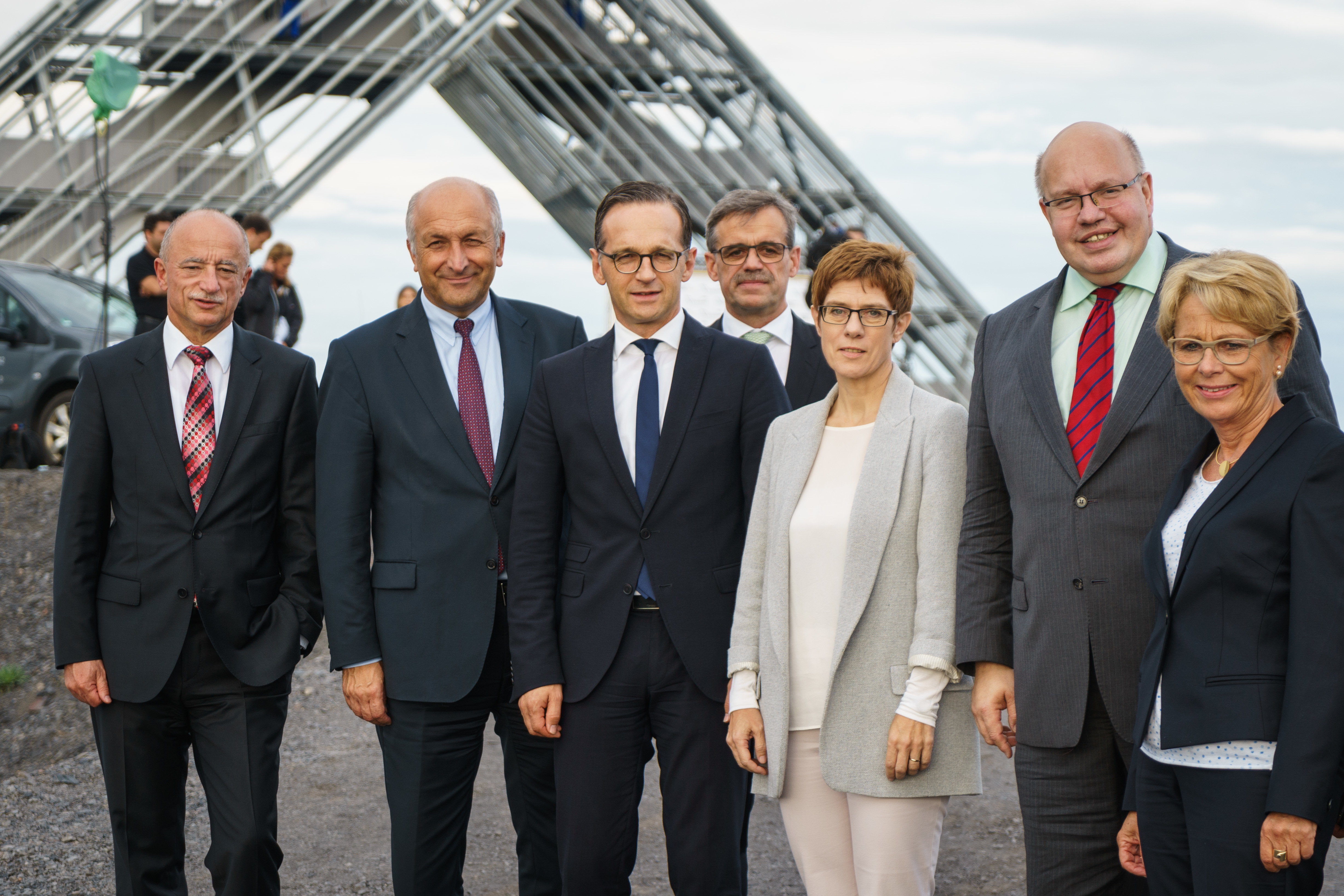 Prominenter Besuch bei der Einweihung des Saarpolygons auf der Halde Duhamel in Ensdorf im September 2016