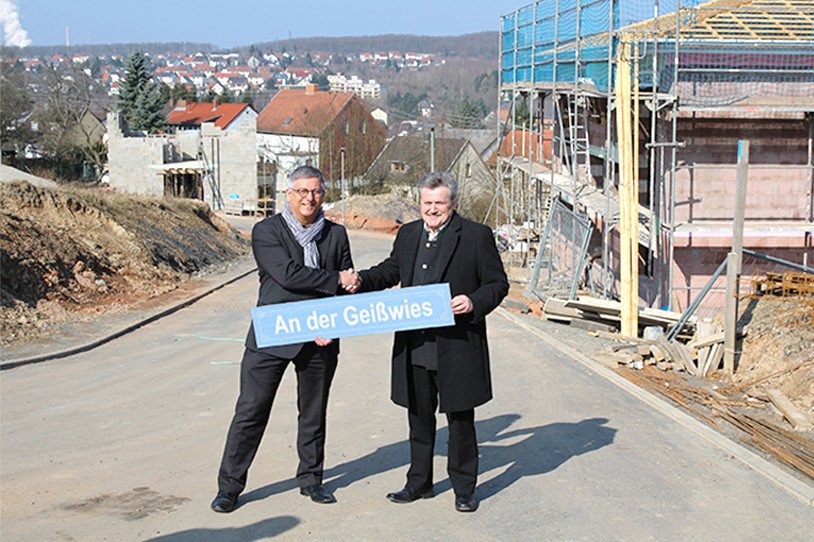 Offizielle Übergabe der Erschließungsanlagen 2015: Projektleiter Bernd Müller (RAG Montan Immobilien) und Bürgermeister Rolf Schultheis (Stadt Friedrichsthal)
