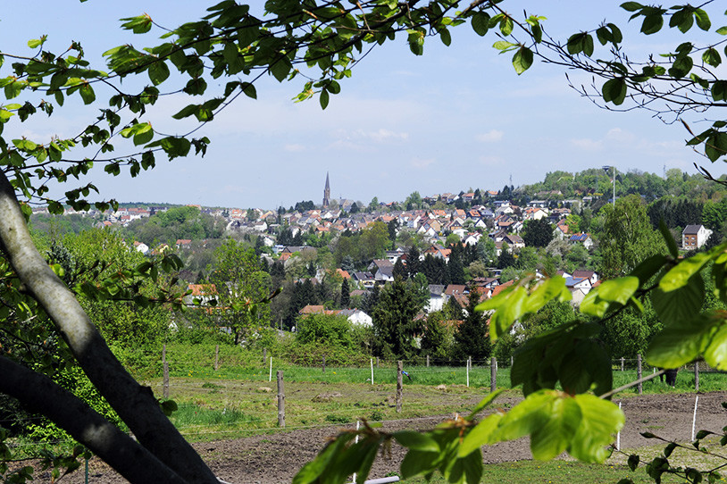 Schöner Ausblick vom Garten der Wohnanlage an der Geißwies auf die Stadt Friedrichsthal, weitere Projekte von RAG Montan Immobilien werden folgen...