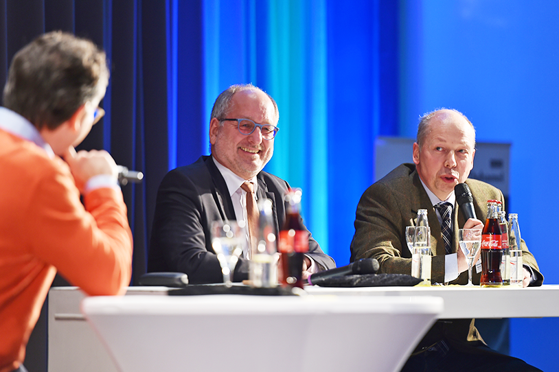 Umweltstaatssekretär Roland Krämer (Mitte) und Rudolf Krumm, Prokurist der RAG Montan Immobilien (rechts), im Gespräch mit Moderator Michael Friemel