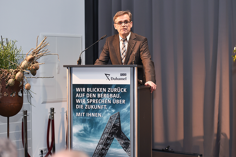 Uwe Penth, Regionalbeauftragter der RAG im Saarland, sprach in seiner Eröffnungsrede darüber, wie die Saarländerinnen und Saarländer den Wandel in der Nachbergbauära aktiv gestalten