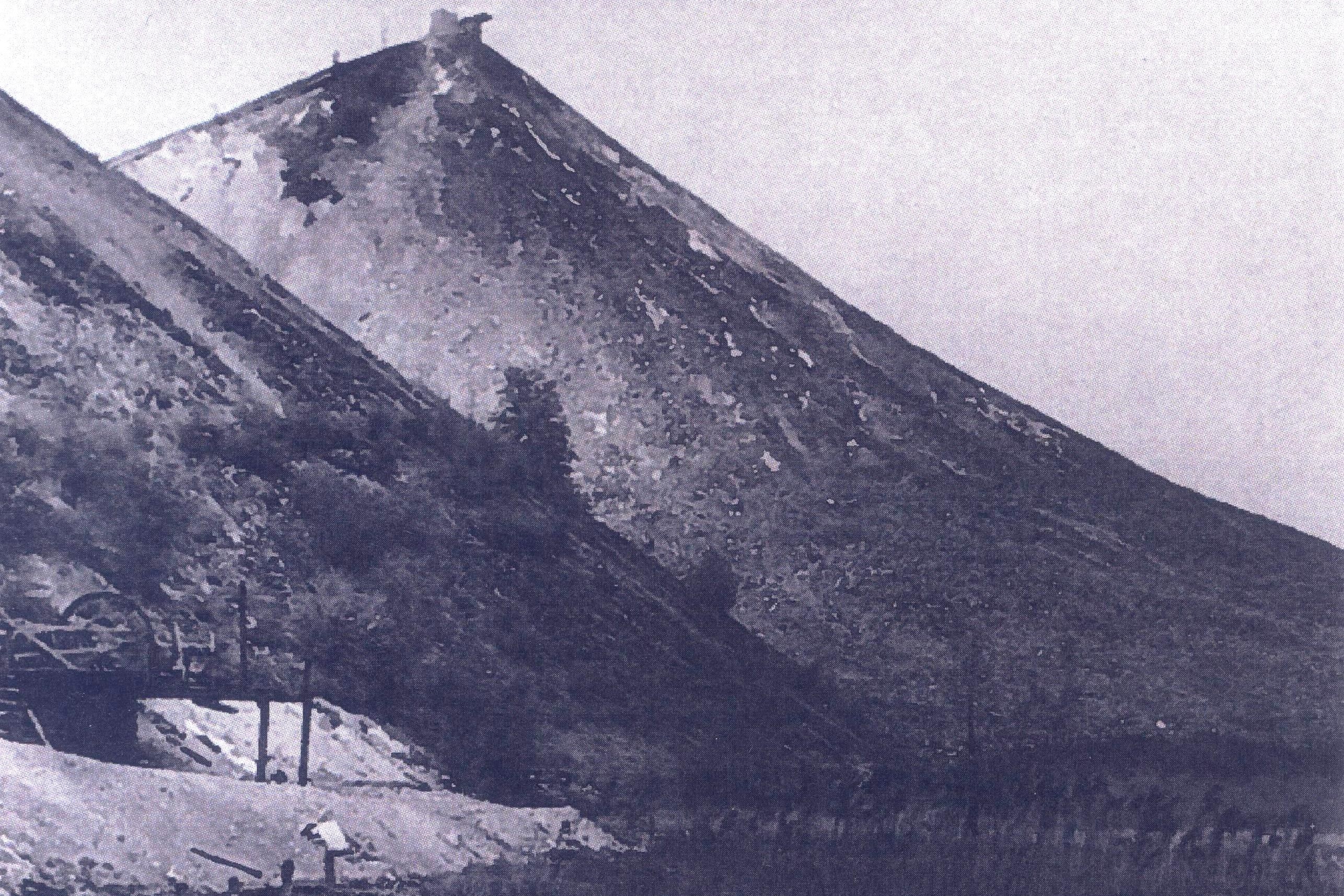 Historische Aufnahme der Halde Duhamel in Ensdorf.