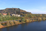 die Halde Duhamel mit der Repräsentanz der RAG an der Saar in Ensdorf